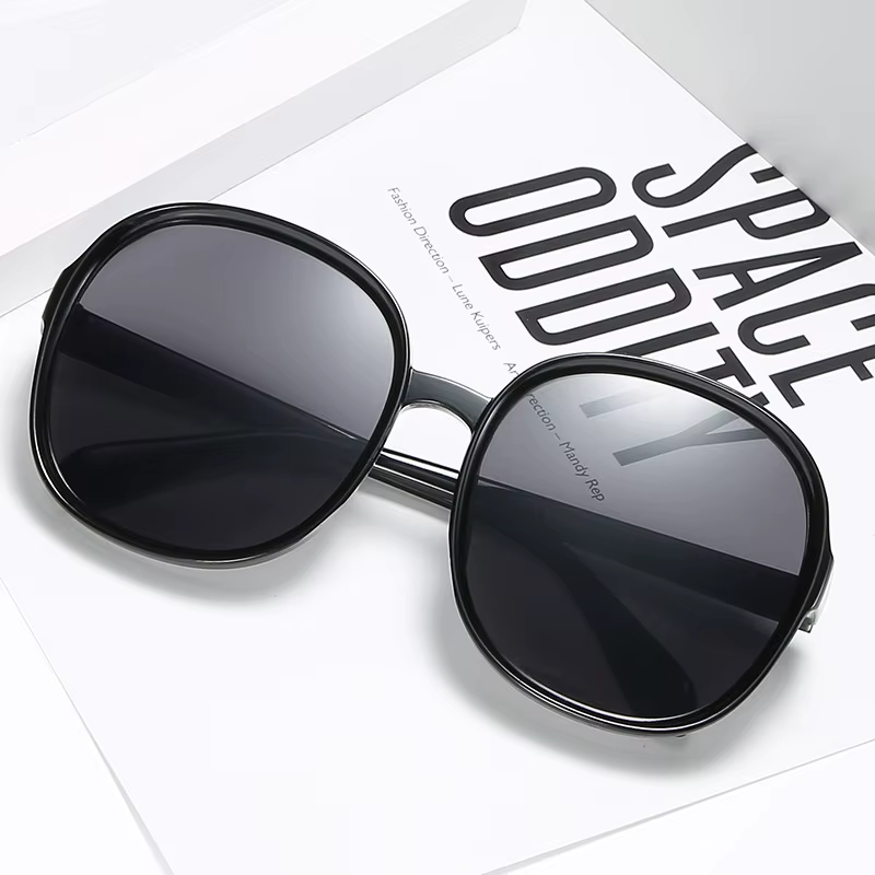 Oversized Round Sunglasses - Vintage Designer Shades for Women | Korean Style Statement Eyewear